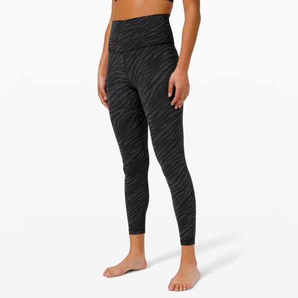 lululemon athletica Pants - LULULEMON Align Legging Pant 25" Le Tigre Camo Deep Coal Multi Size 6 *Flawed